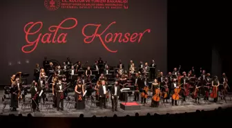 AKM'deki Gala Konser uzun süre ayakta alkışlandı