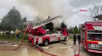 DÜZCE'DE TEK KATLI EV YANDI