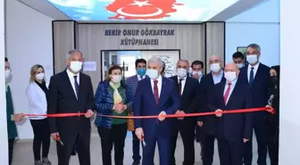 Kırşehir'de hayırsever 25 yıl önce mezun olduğu okula kütüphane yaptırdı