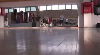 Boks eldiveni ve yumruklarla geçen bir ömür: Yılmaz Çağlar