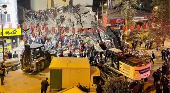 Çöken binada çalışan işçilerden vahim iddia: Binanın çürük olduğunu söyledik