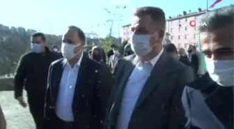 Gaziosmanpaşa'da çocuklar, Milli Ağaçlandırma Günü'nde fidan dikti