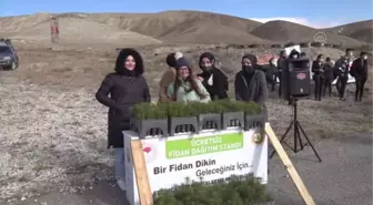 'Milli Ağaçlandırma Günü'nde fidanlar toprakla buluşturuldu