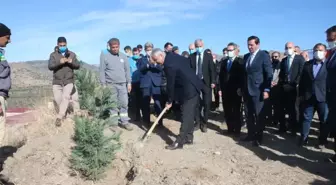 Ödemiş'te 400 fidan toprakla buluşturuldu
