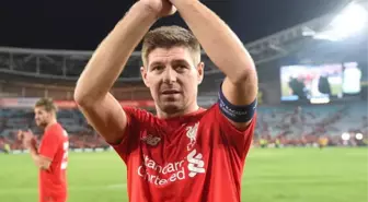 Steven Gerrard, Premier Lig'e geri döndü ama efsanesi olduğu Liverpool'a değil