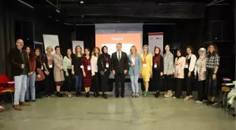 Türkiye'nin 7 ilinden seçilen kadın sanat elçilerine eğitim desteği