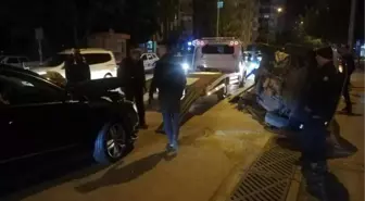 Adana'da otomobil ile hafif ticari araç çarpıştı: 3 yaralı