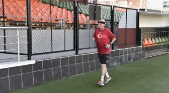 Mersin'de 74 yaşındaki sporcu, Toroslar Uluslararası Yarı Maratonu'na hazırlanıyor