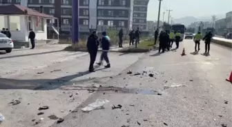 Son dakika haber | Polis aracına çarpan motosikletteki 2 kişi yaralandı