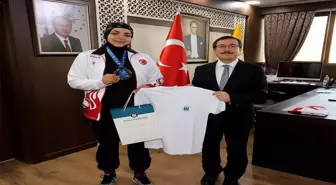 Kick Boks Şampiyonasından dünya 2'nci olarak döndü