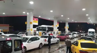 Benzin, motorin ve oto gaza büyük zam geldi! Akaryakıt istasyonlarında kuyruk oluştu
