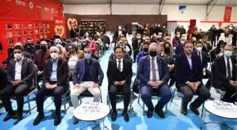 Dr. İsmet Uçma, Tuzla Kitap Fuarı'nda anıldı