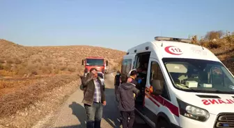 Kamyonet ile minibüs kafa kafaya çarpıştı: 4 yaralı