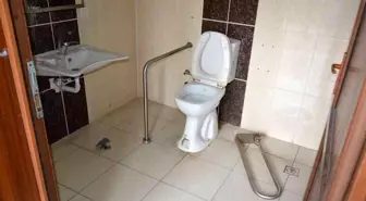 Tarsus Kültür Park içerisindeki 3 tuvalete çirkin saldırı