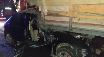 Tokat'ta traktöre çarpan otomobilin sürücüsü öldü, bir kişi yaralandı