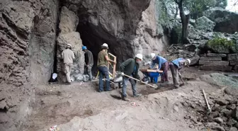 İzmir'deki bir mağarada 14 bin yıl öncesine ait insan izleri bulundu