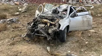 Kütahya'da şarampole devrilen otomobildeki 3 kişi yaralandı