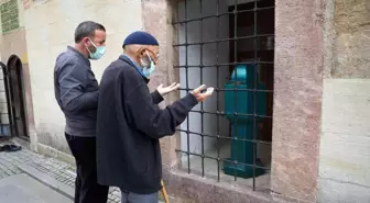 Vücudundaki şarapnel parçasıyla 15 yıl cephede savaşan onbaşının ailesine İstiklal Madalyası