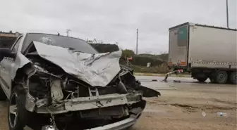 Son dakika haberi... Asker uğurlamasında TIR ile otomobil çarpıştı; 1 yaralı