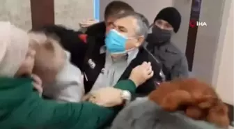 Rusya'da kısıtlamalara karşı çıkan grup yerel meclisi basmaya çalıştı