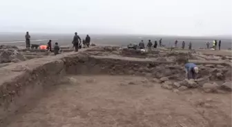 GAZİANTEP - Taşlıgeçit Höyüğü kazılarında Roma dönemine ait yapıya ulaşıldı