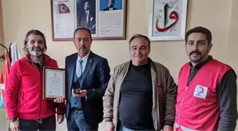 İlçe Milli Eğitim Müdürü Beydilli'ye Türk Kızılay'dan bronz madalya