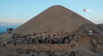 Nemrut Dağı sezonun son turistlerini ağırlıyor