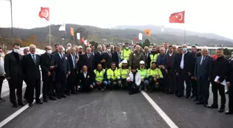 80 günde tamamlanan Ayancık Terminal Köprüsü hizmete açıldı