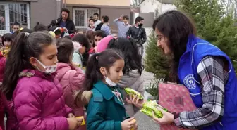 Gençlik merkezi gönüllü gençleri, minik öğrencilere çevre bilincini aşıladı