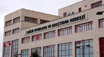 HASTANE ÇATISINDA ÇALIŞAN İŞÇİ, RÜZGAR NEDENİYLE DEVRİLEN DUVARIN ALTINDA KALDI