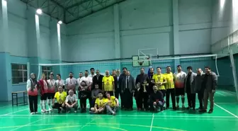 ÖĞRETMENLER ARASI VOLEYBOL TURNUVASI SONUÇLANDI