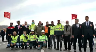 Ulaştırma ve Altyapı Bakanı Karaismailoğlu, Sinop'un Ayancık ilçesinde sel felaketinde yıkılan Terminal Köprüsü'nün açılış törenine katıldı