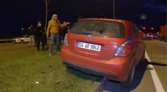 AFYONKARAHİSAR - Otomobilin minibüse çarpması sonucu 4 kişi yaralandı