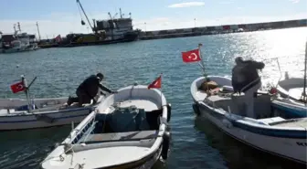 Balıkçılardan fırtına sonrası av hazırlığı