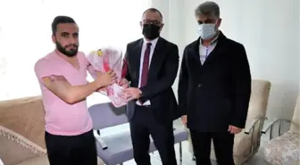 Hastanın bıçakla saldırdığı doktora ziyaret