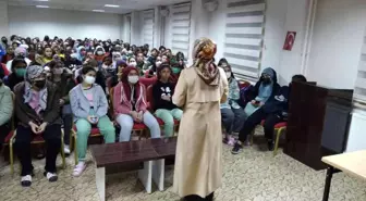 Kilis'te 'Gençliğe Değer' semineri