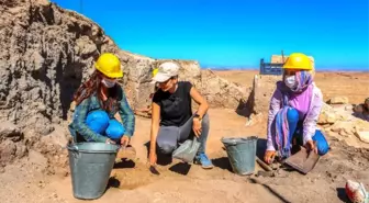 Kültür ve Turizm ile Gençlik ve Spor bakanlıklarının iş birliğinde Anadolu Uygarlıklarının izini 'gönüllü' sürüyorlar