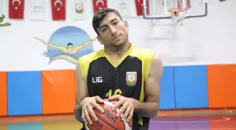 ŞANLIURFA - Ailesinden gizli başladığı basketbol, engelli Abdullah'ın hayatını değiştirdi