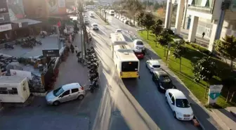 Caddeyi motosiklet sergisine çevirdiler trafik çileye dönüştü