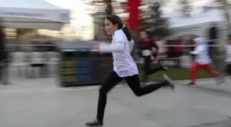 Modern pentatlonda 'Laser Run Şehir Turu Yarışı' Gençlik Parkı'nda yapıldı