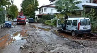 Son dakika haber... Marmaris'te selin zararı gün ağarınca ortaya çıktı