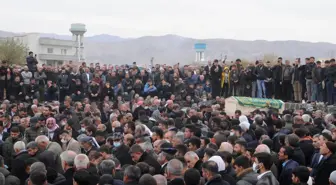Silahlı saldırıda öldürülen AK Parti eski ilçe başkanının kardeşi toprağa verildi
