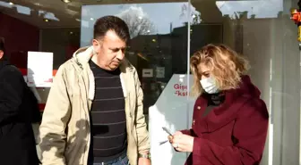 ATM'de unutulan parayı sahibine ulaştırdı