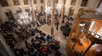 Batur: Bu tablo Konak'ın zenginliği