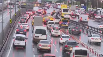 İSTANBUL'DA TOPLU ULAŞIM ARAÇLARI VE TRAFİKTE YOĞUNLUK