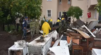 Son dakika haberleri: MARMARİS'TE ASKERLER, SELİN ZARARLARIN TEMİZLENMESİ İÇİN SEFERBER OLDU