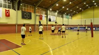 Sandıklı Belediyesi Müdürlükler Arası Voleybol Turnuvası başladı