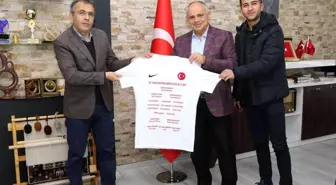 Türkiye Ampute Futbol Milli Takımı'ndan Yahyalı'ya anlamlı hediye