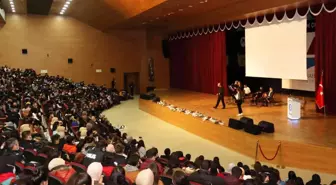 Ağrı'da 'Gençlerle Geleceğe' semineri