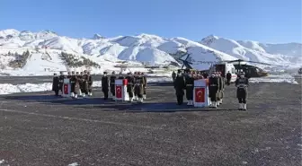 Son dakika haber... HAKKARİ'DE 3 ŞEHİT İÇİN ASKERİ TÖREN